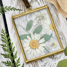 Load image into Gallery viewer, Miniature Brass Glass Frame Botanical - Daisy
